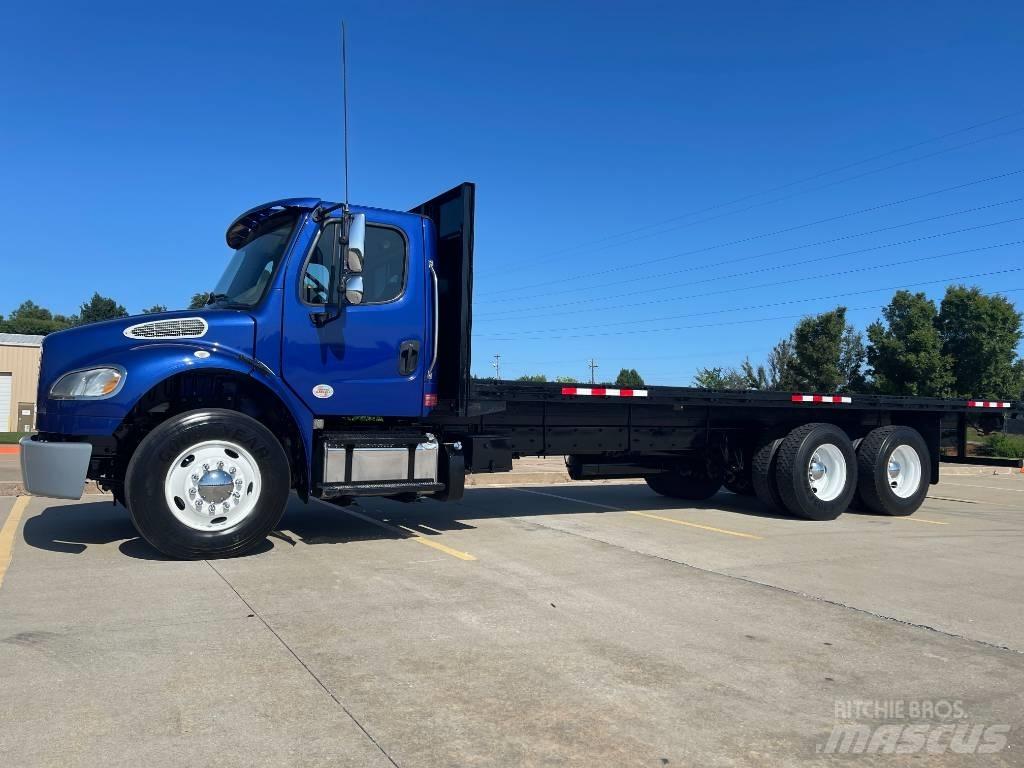 Freightliner M 106 Platformas/izkraušana no sāniem