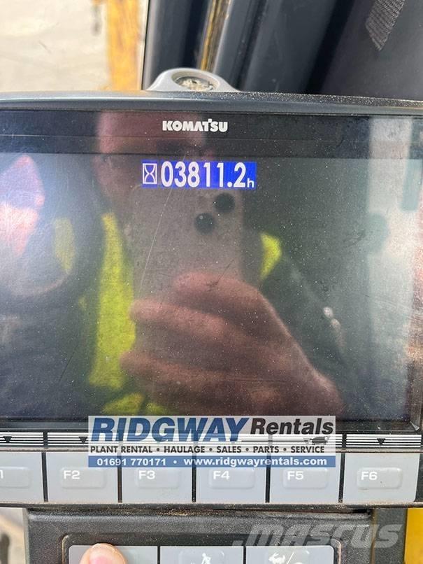 Komatsu PW 160-11 Ekskavatori uz riteņiem