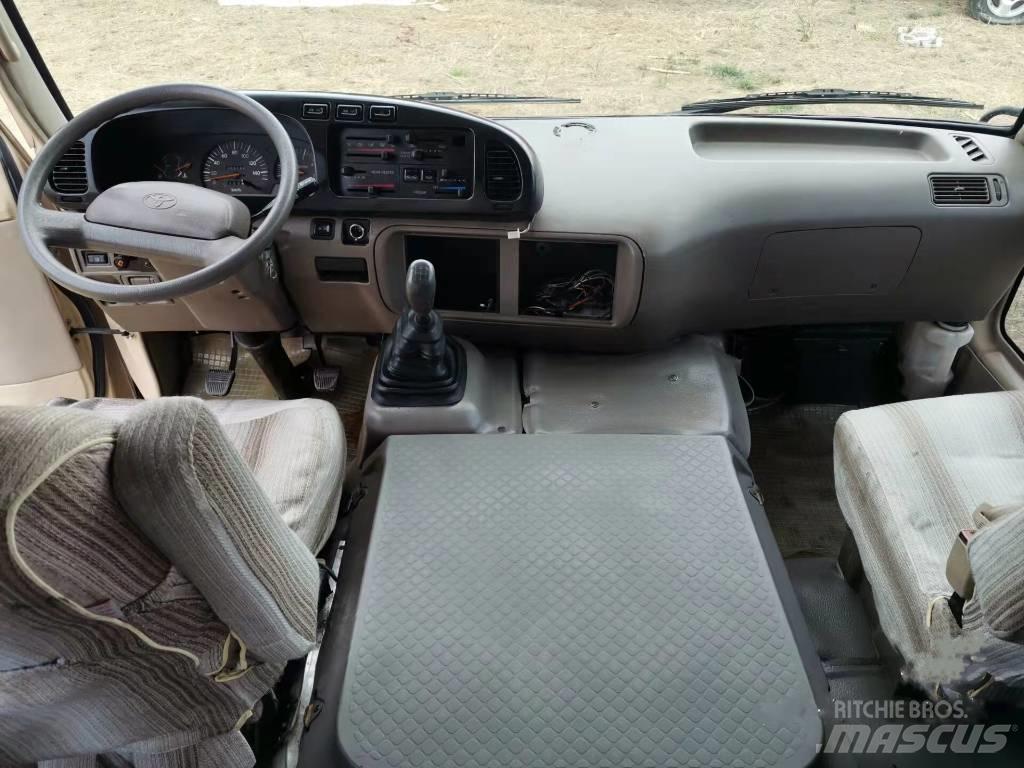 Toyota Coaster Starppilsētu autobusi