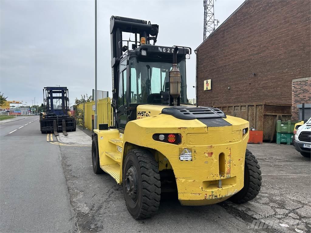Hyster H12XM-6 Tehnika ar dīzeļa dzinēju