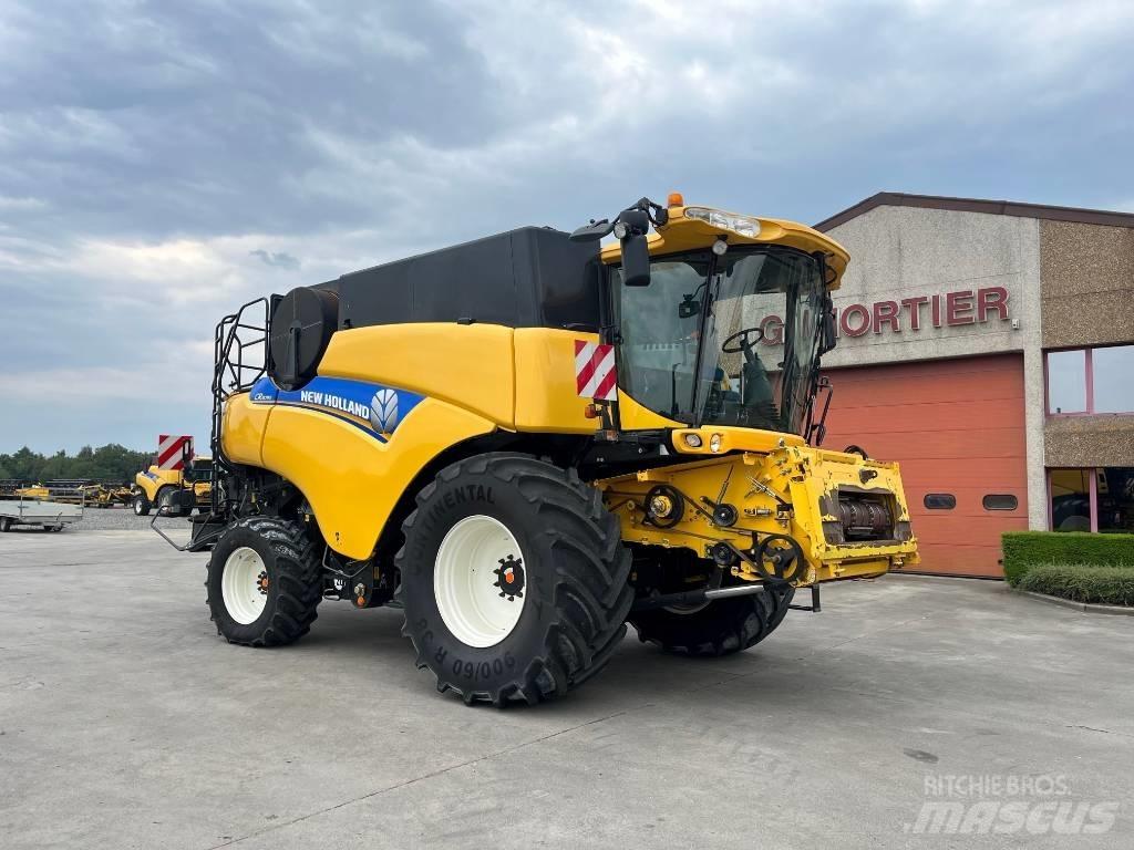 New Holland CR 9090 Ražas novākšanas kombaini