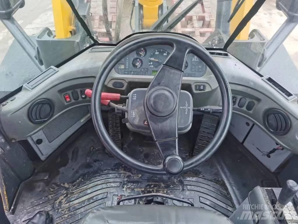 Komatsu WA 380 Iekrāvēji uz riteņiem