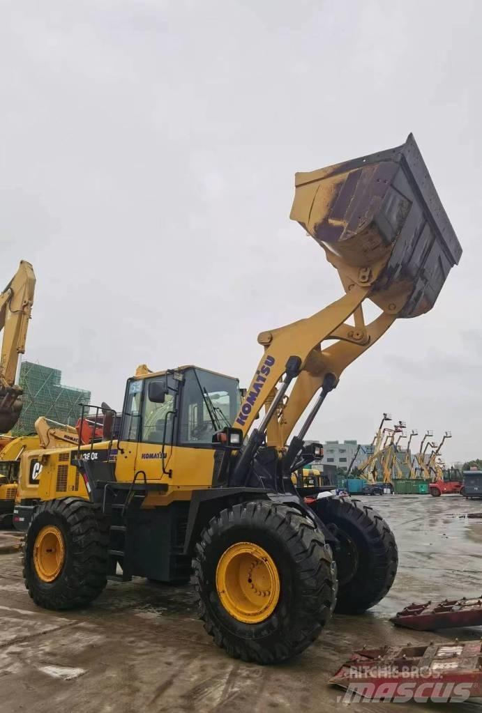 Komatsu WA 380 Iekrāvēji uz riteņiem