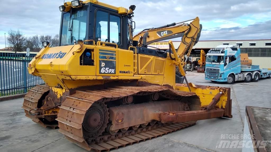 Komatsu D65PX-18 Kāpurķēžu buldozeri