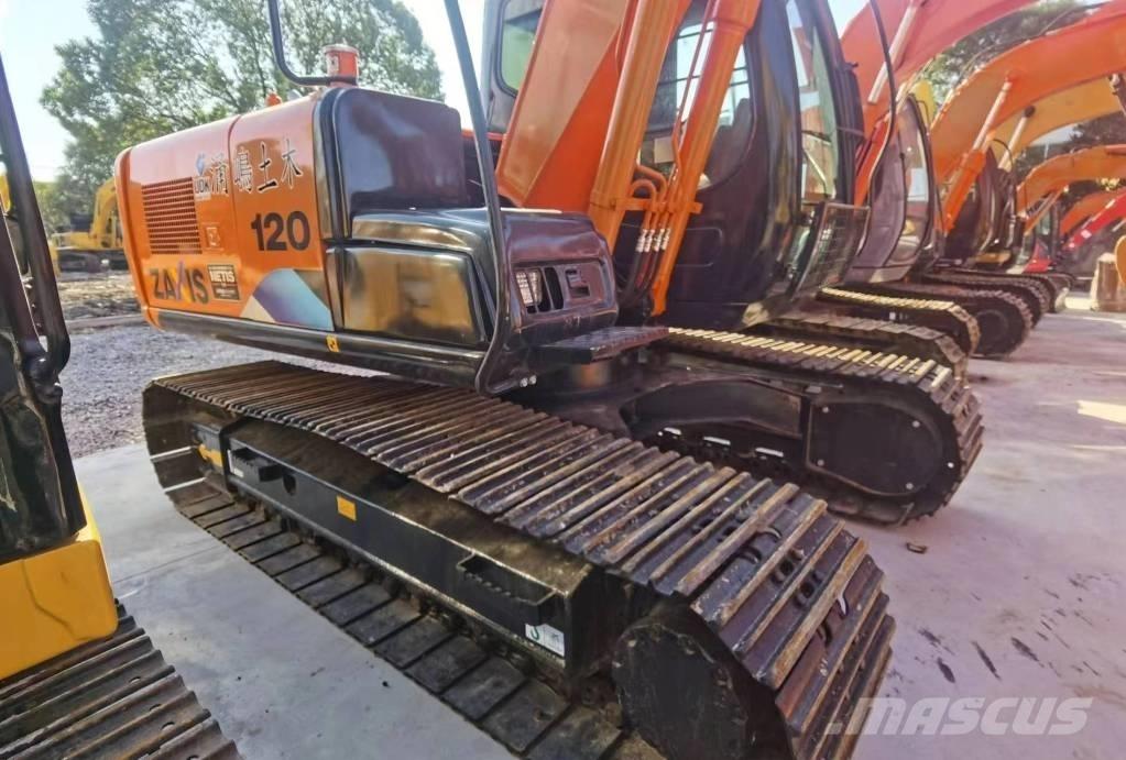 Hitachi ZX 120 Kāpurķēžu ekskavatori