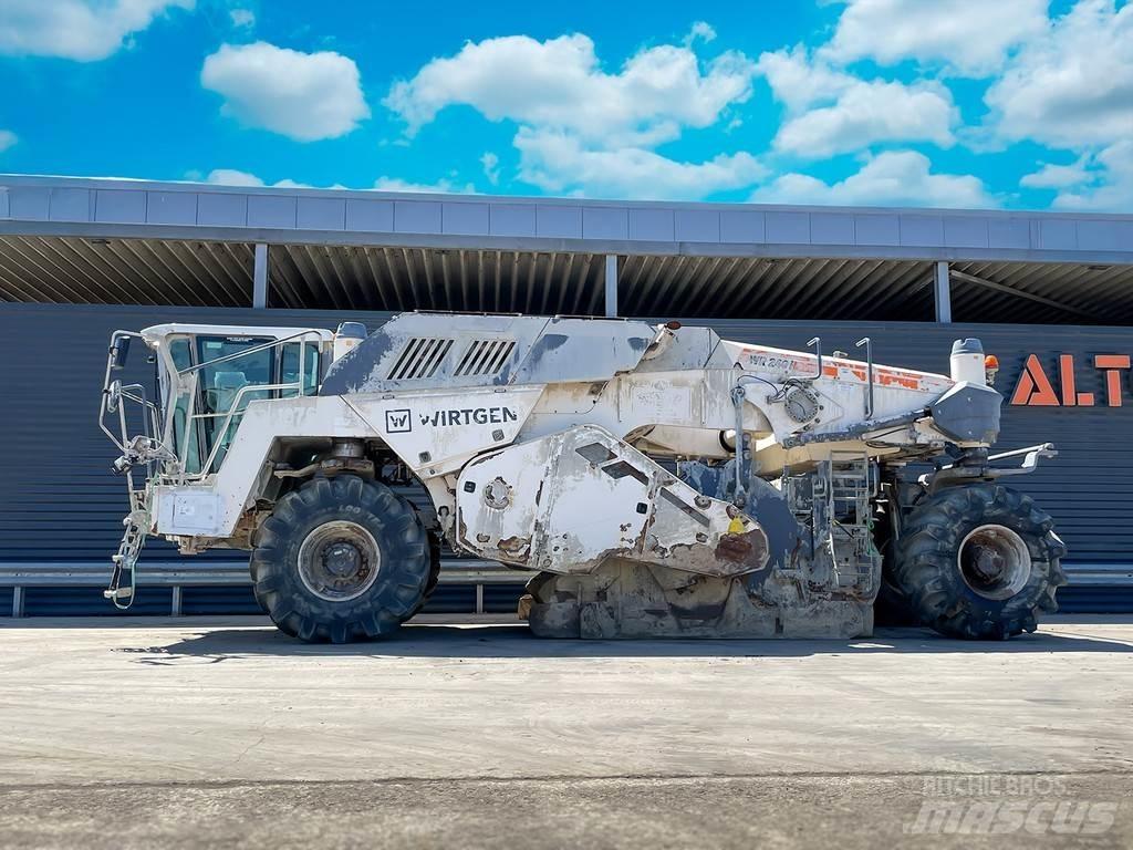 Wirtgen WR 240I Asfalta savācējs