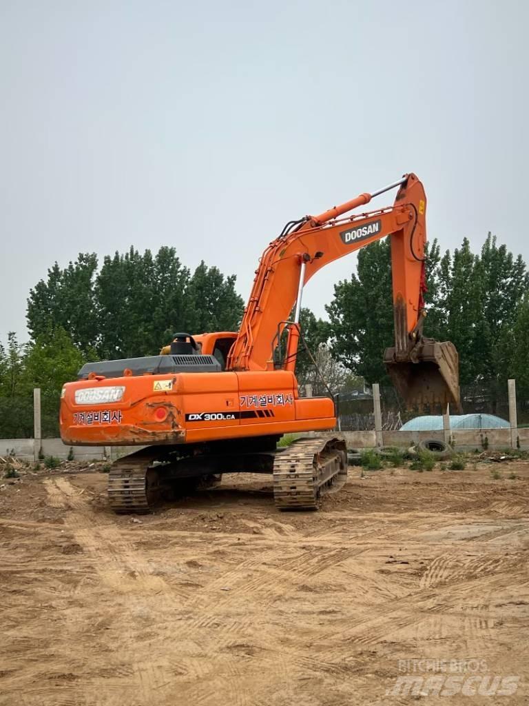 Doosan DX300LCA Kāpurķēžu ekskavatori