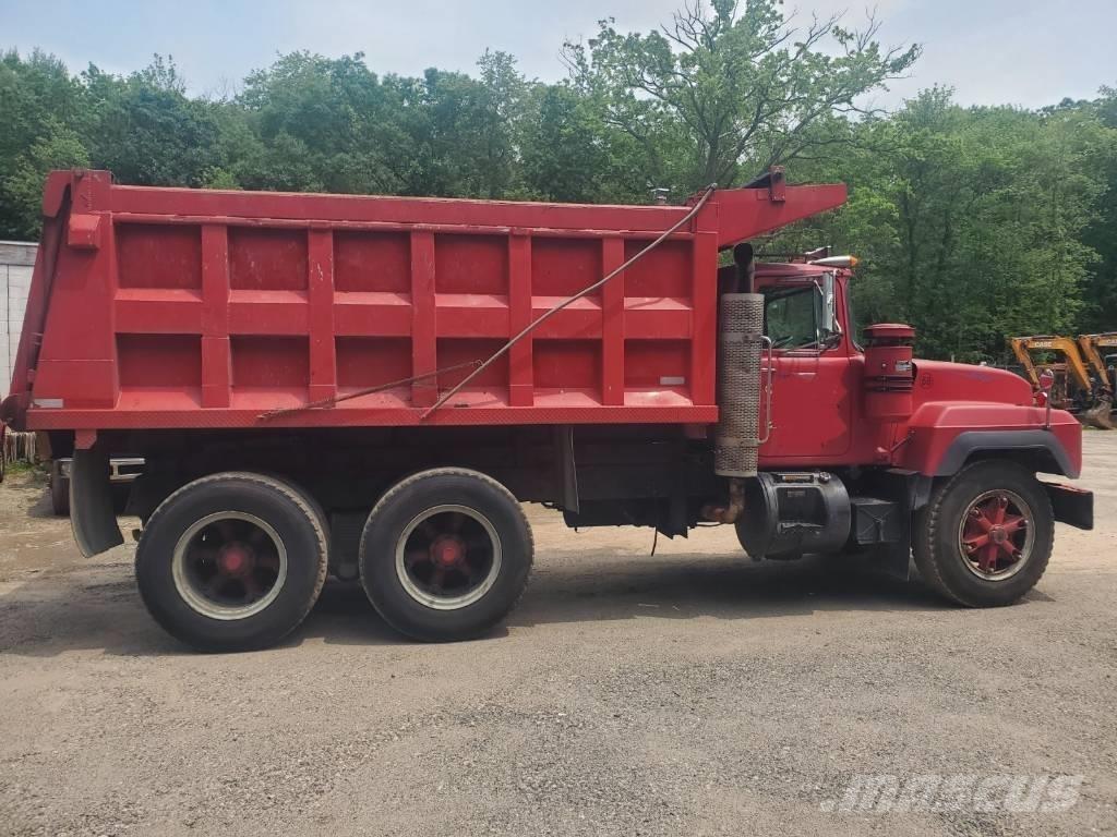 Mack RD 690 SX Pašizgāzējs