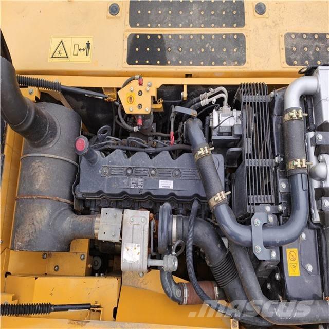 Komatsu PC 220-8 Kāpurķēžu ekskavatori