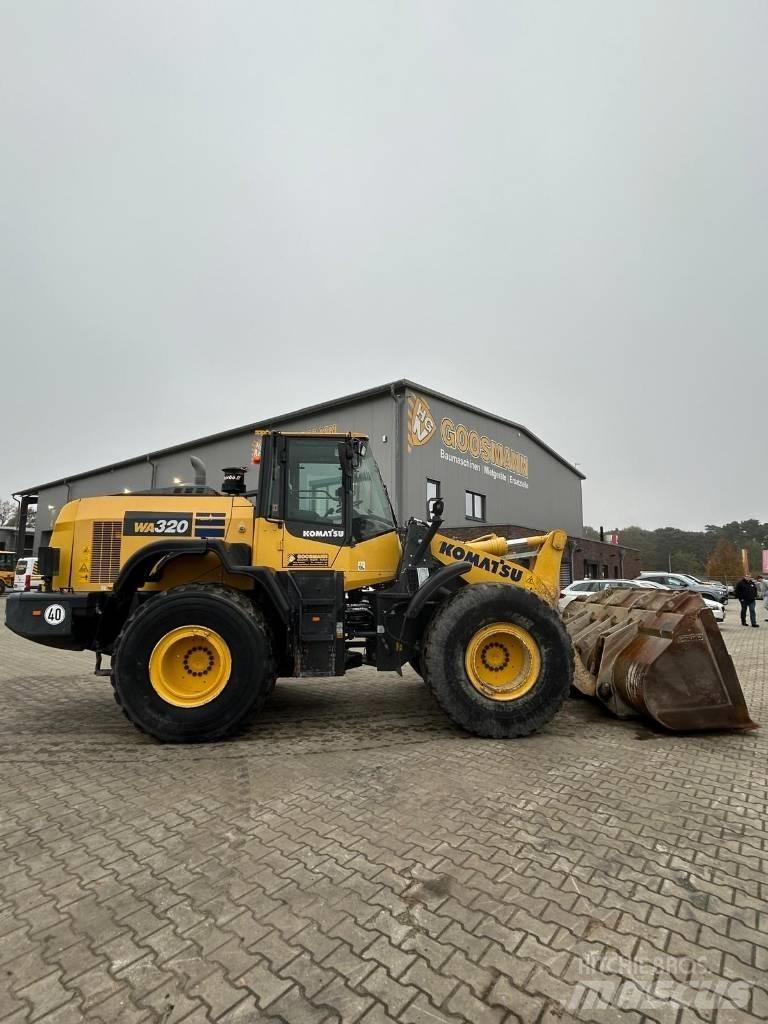 Komatsu WA 320 Iekrāvēji uz riteņiem