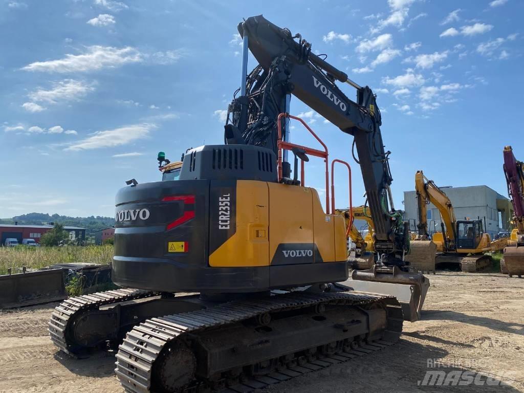 Volvo ECR 235 Kāpurķēžu ekskavatori