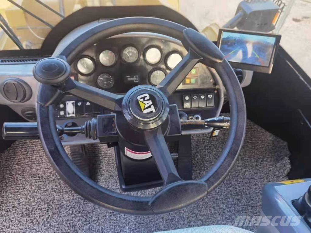 CAT 966 H Iekrāvēji uz riteņiem