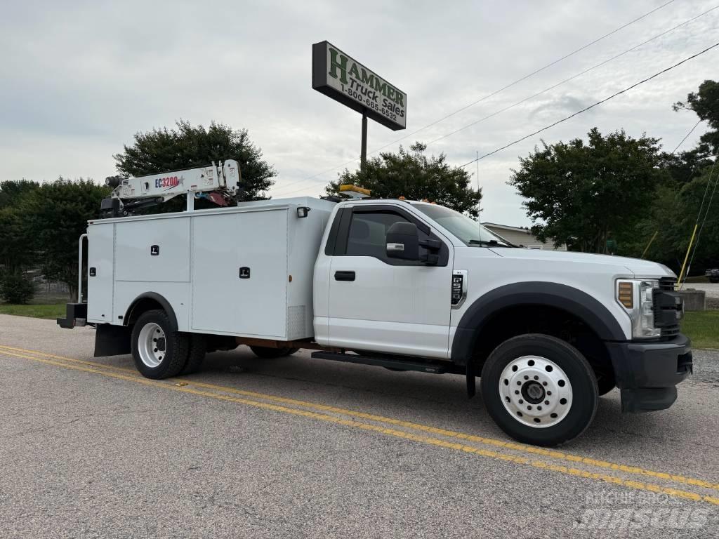 Ford F 550 Vieglais kravas automobilis/izkraušana no sāniem