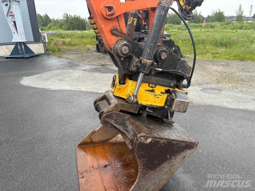 Hitachi ZX135US-3 Kāpurķēžu ekskavatori