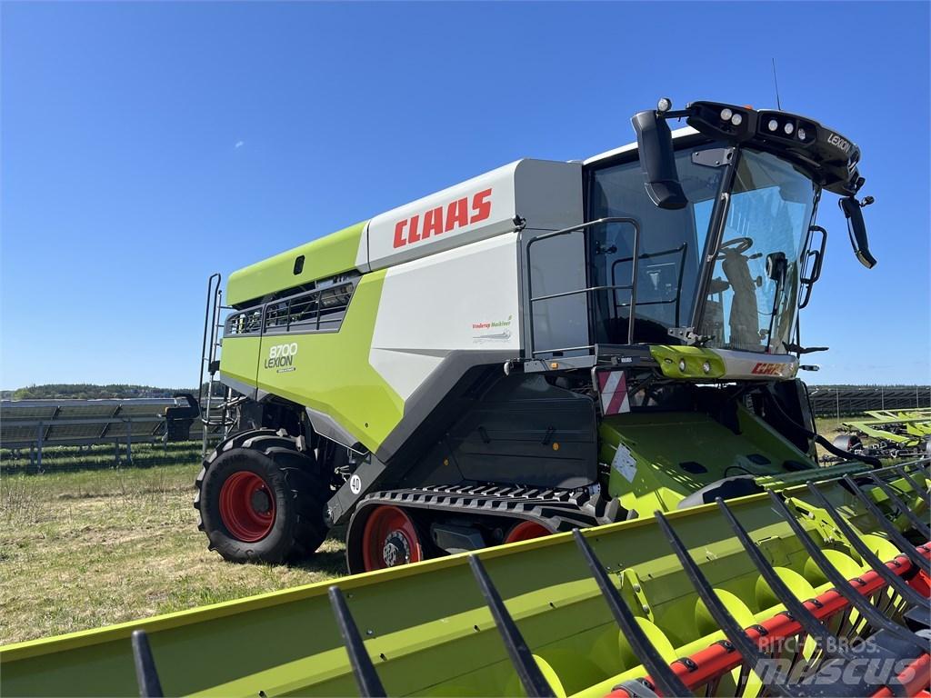 CLAAS Lexion 8700TT Ražas novākšanas kombaini