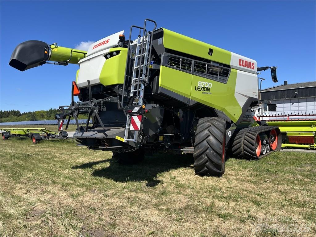 CLAAS Lexion 8700TT Ražas novākšanas kombaini