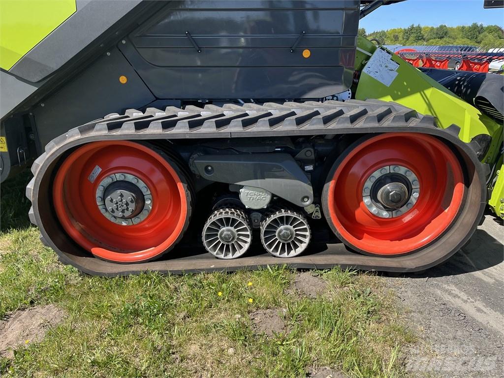 CLAAS Lexion 8700TT Ražas novākšanas kombaini