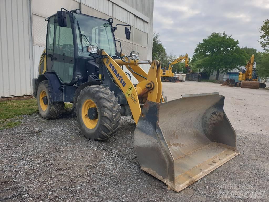 Komatsu WA70M-8 Iekrāvēji uz riteņiem