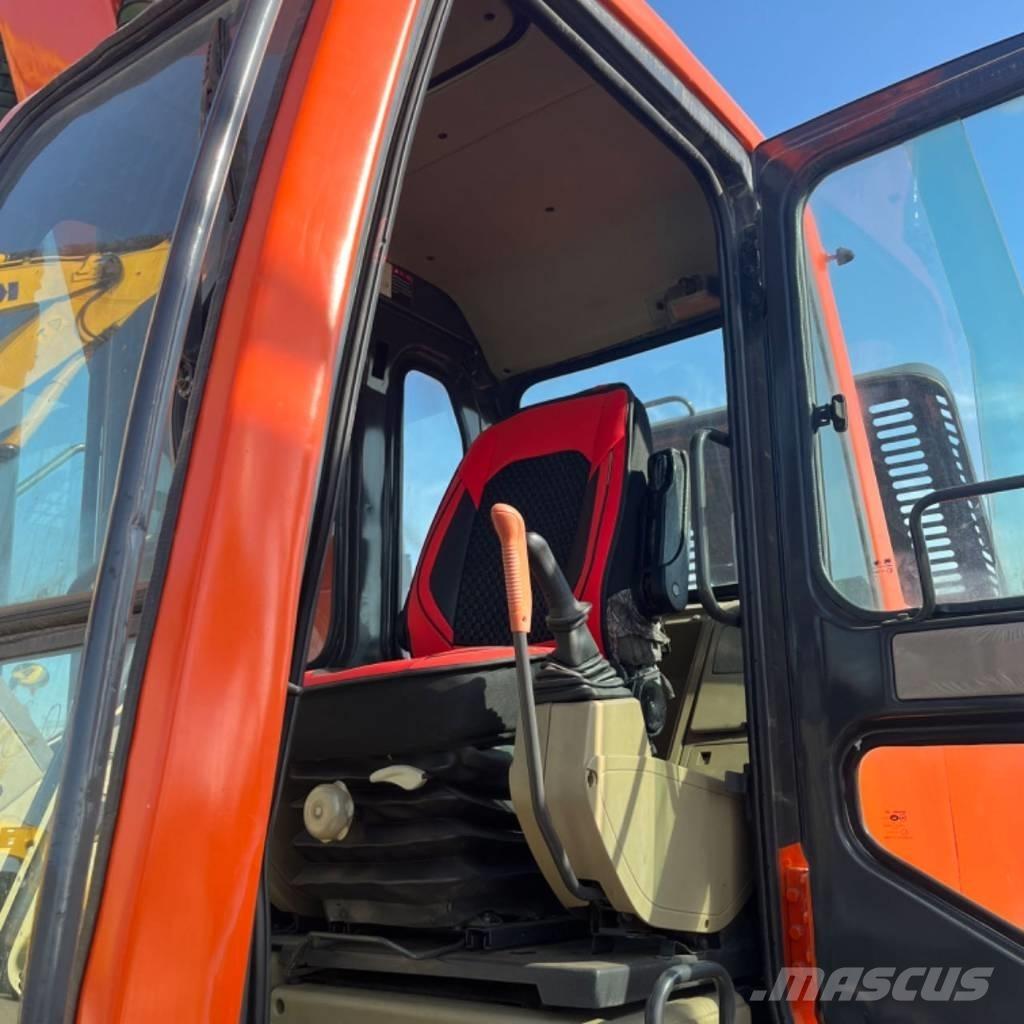 Doosan DX 300 Kāpurķēžu ekskavatori