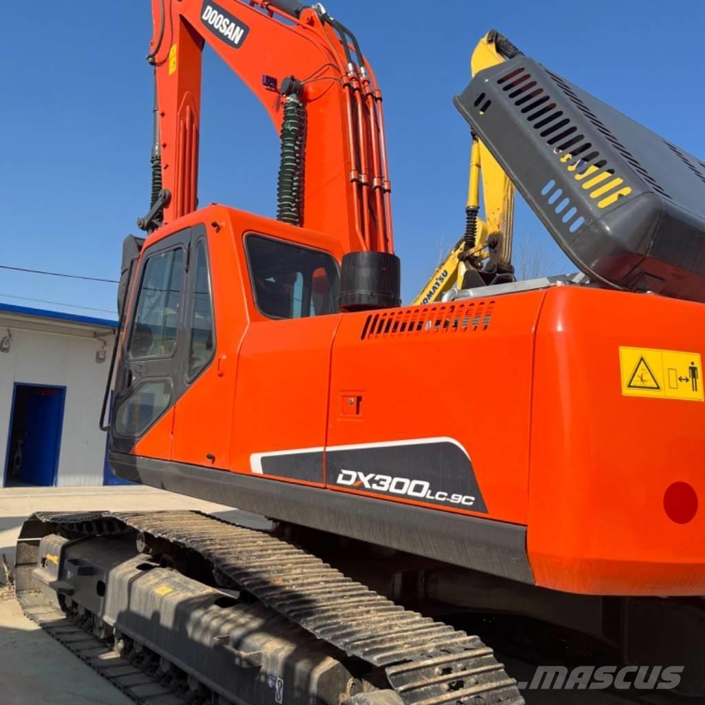 Doosan DX 300 Kāpurķēžu ekskavatori