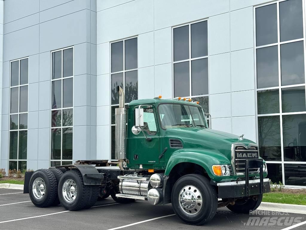 Mack Granite CV713 Vilcēji