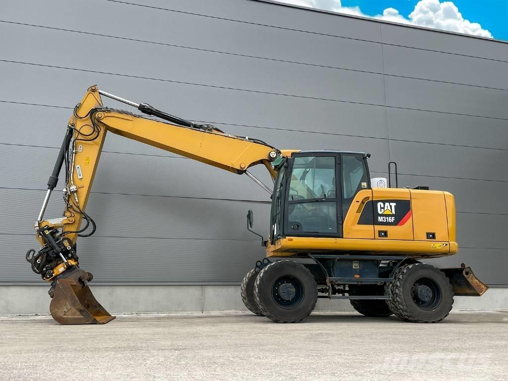 CAT M316F Ekskavatori uz riteņiem