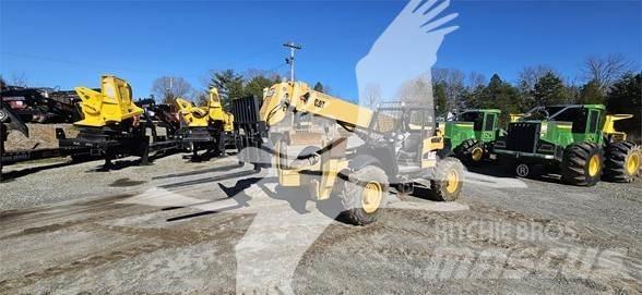 CAT TH560B Teleskopiskie manipulatori