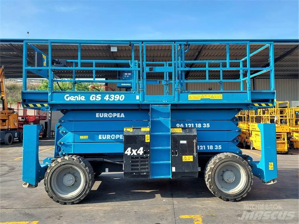 Genie GS4390 Šķerveida pacēlāji