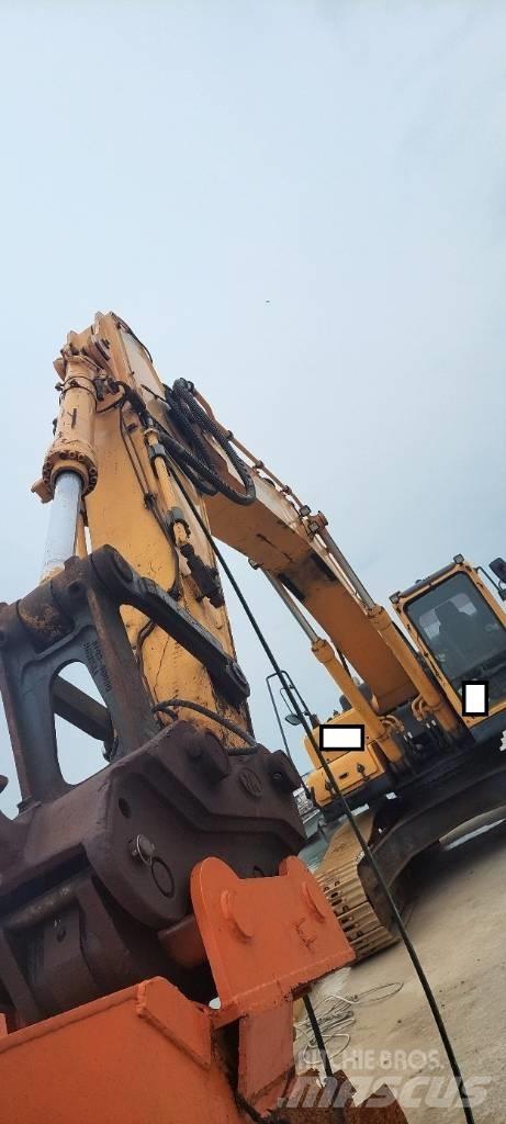 Hyundai Robex 300 LC Kāpurķēžu ekskavatori