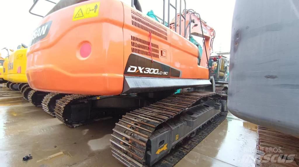 Doosan DX300 LC-9C Kāpurķēžu ekskavatori