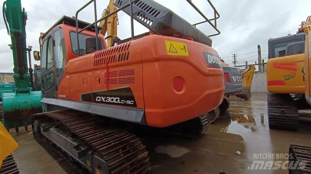 Doosan DX300 LC-9C Kāpurķēžu ekskavatori