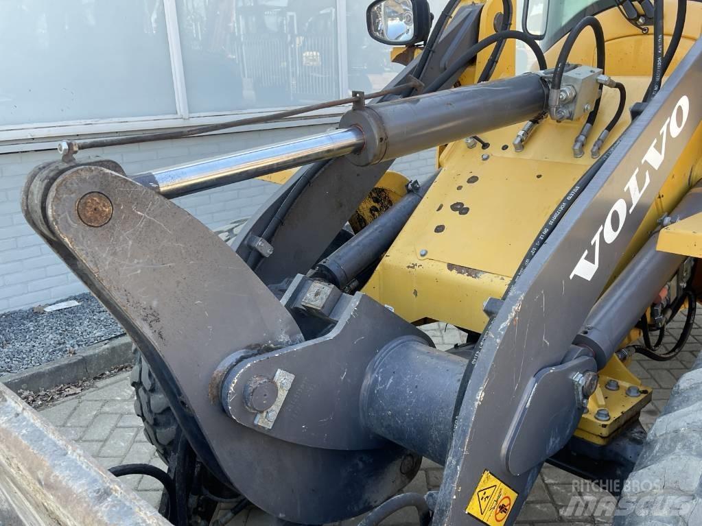 Volvo L 30 G     2018     CE Iekrāvēji uz riteņiem