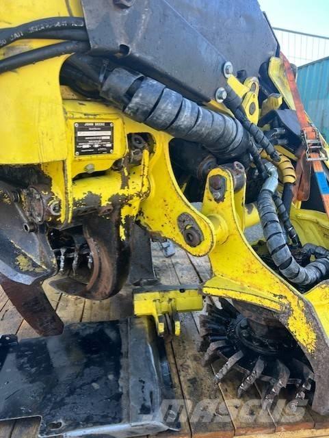 John Deere H414 Harvesteri