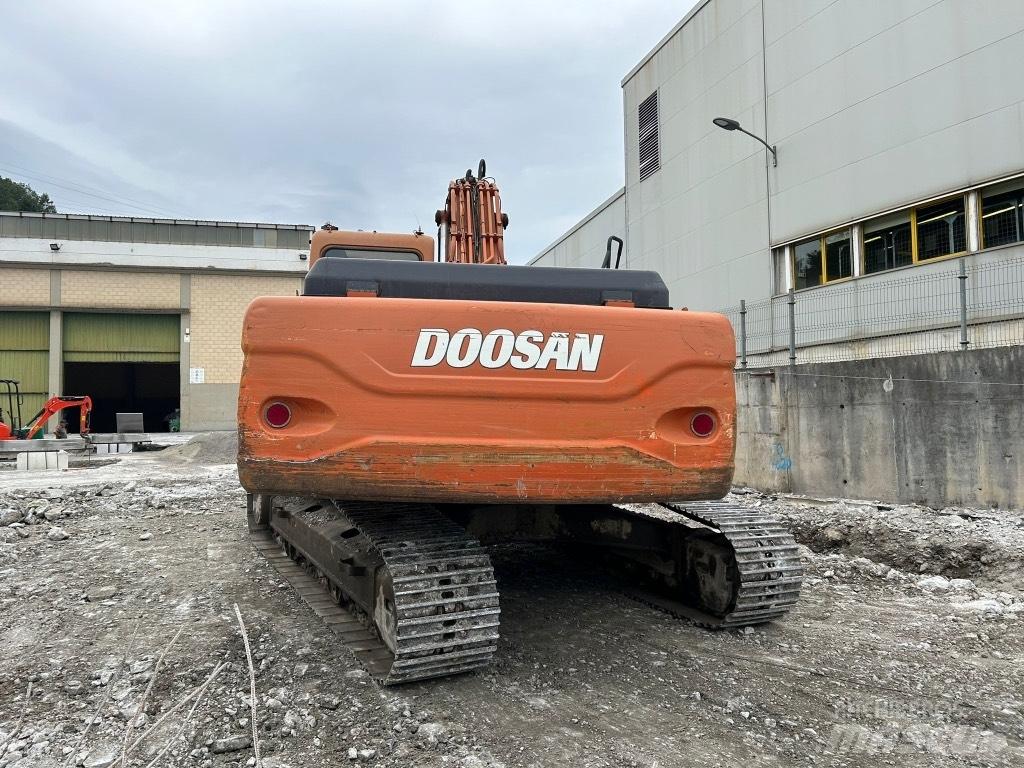 Doosan DX 255 LC Kāpurķēžu ekskavatori