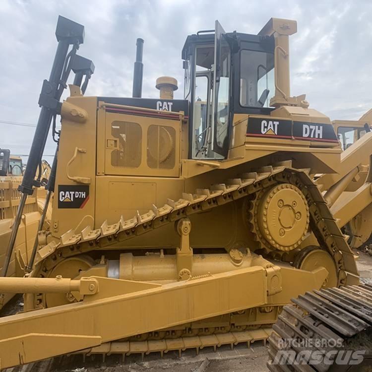 CAT D7H Kāpurķēžu buldozeri