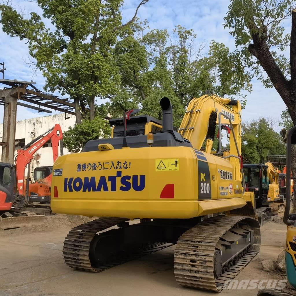 Komatsu PC 200 Kāpurķēžu ekskavatori
