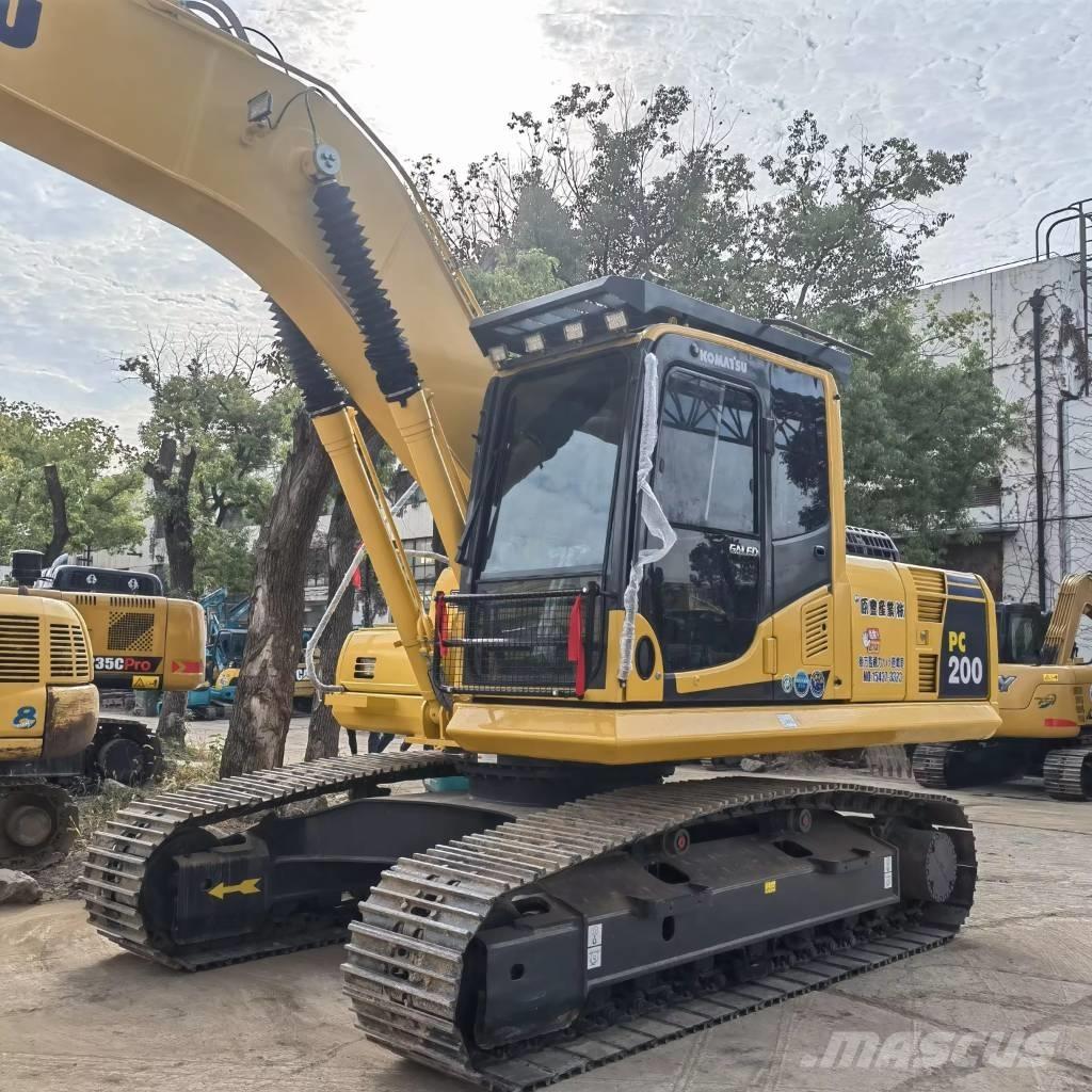 Komatsu PC 200 Kāpurķēžu ekskavatori