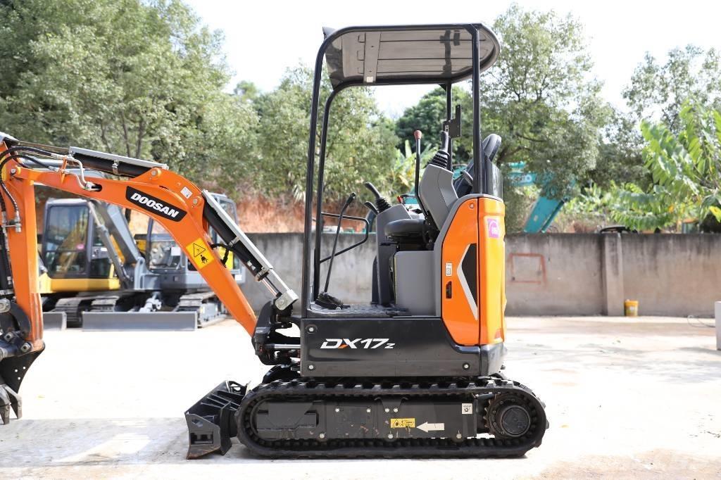Doosan DX 17 Kāpurķēžu ekskavatori