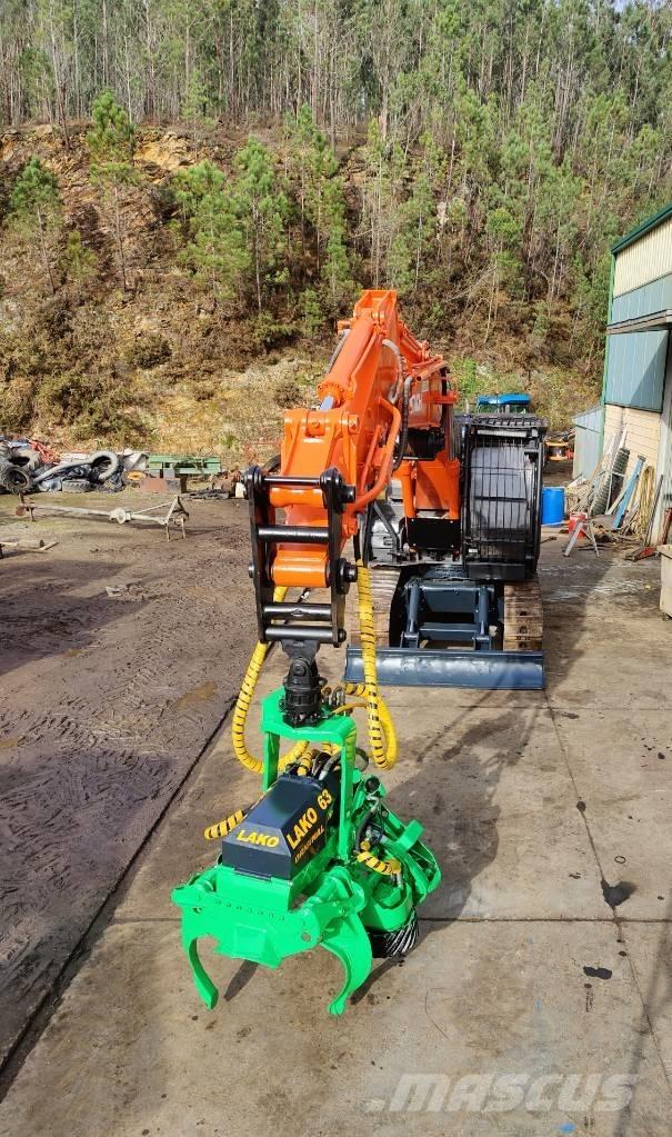 Hitachi ZX 210 Kāpurķēžu ekskavatori