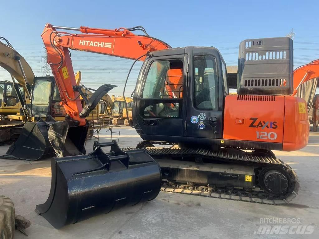 Hitachi ZX 120 Kāpurķēžu ekskavatori