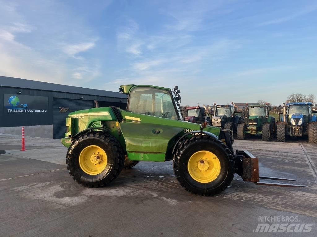 John Deere 3200 Teleskopiskie manipulatori