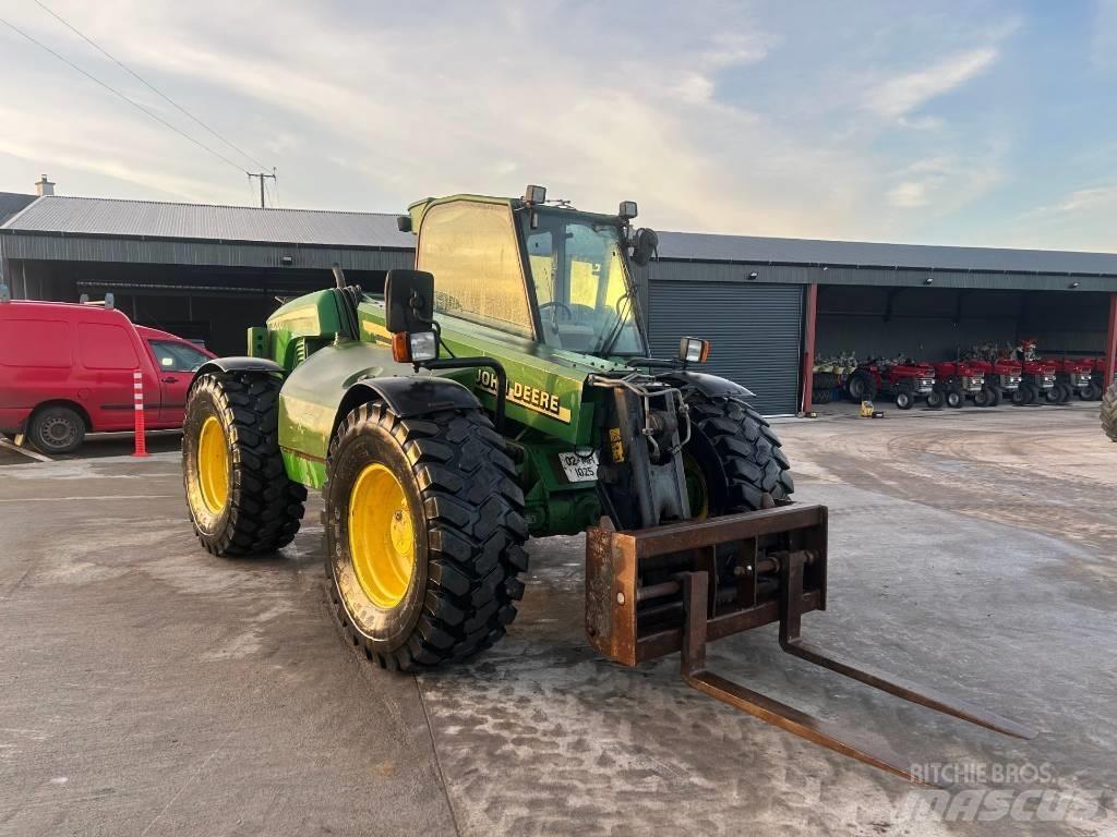 John Deere 3200 Teleskopiskie manipulatori