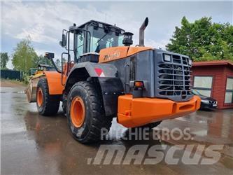 Hitachi ZW 250 Iekrāvēji uz riteņiem
