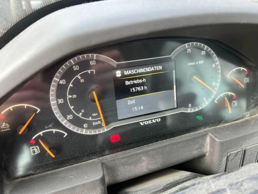 Volvo L220H Iekrāvēji uz riteņiem