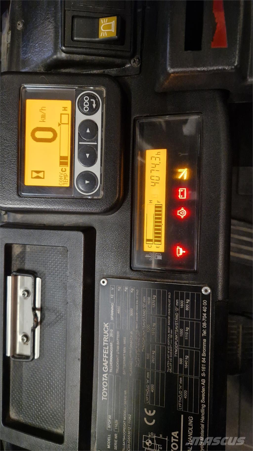 Toyota 8FDF30 Tehnika ar dīzeļa dzinēju