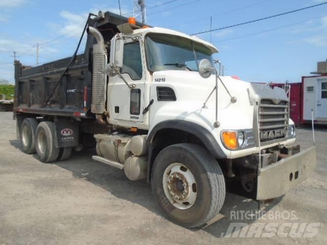Mack CV 713 Pašizgāzējs
