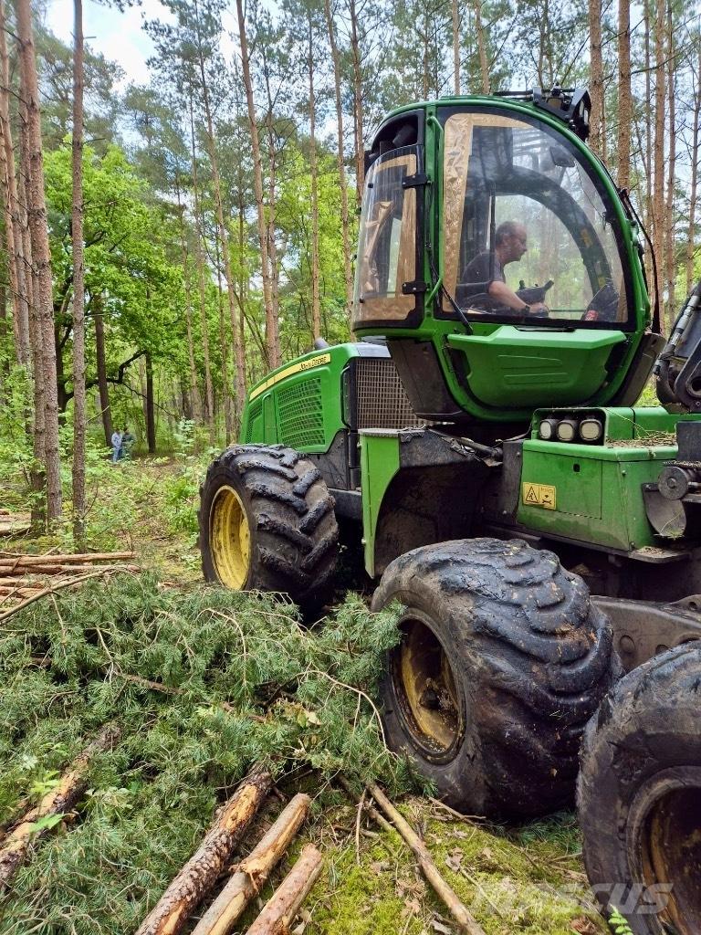 John Deere 1170 E Harvesteri