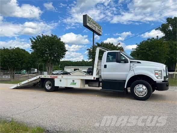 Ford F650 SD Evakuators ar manipulatoru
