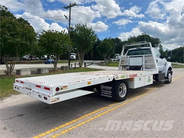Ford F650 SD Evakuators ar manipulatoru