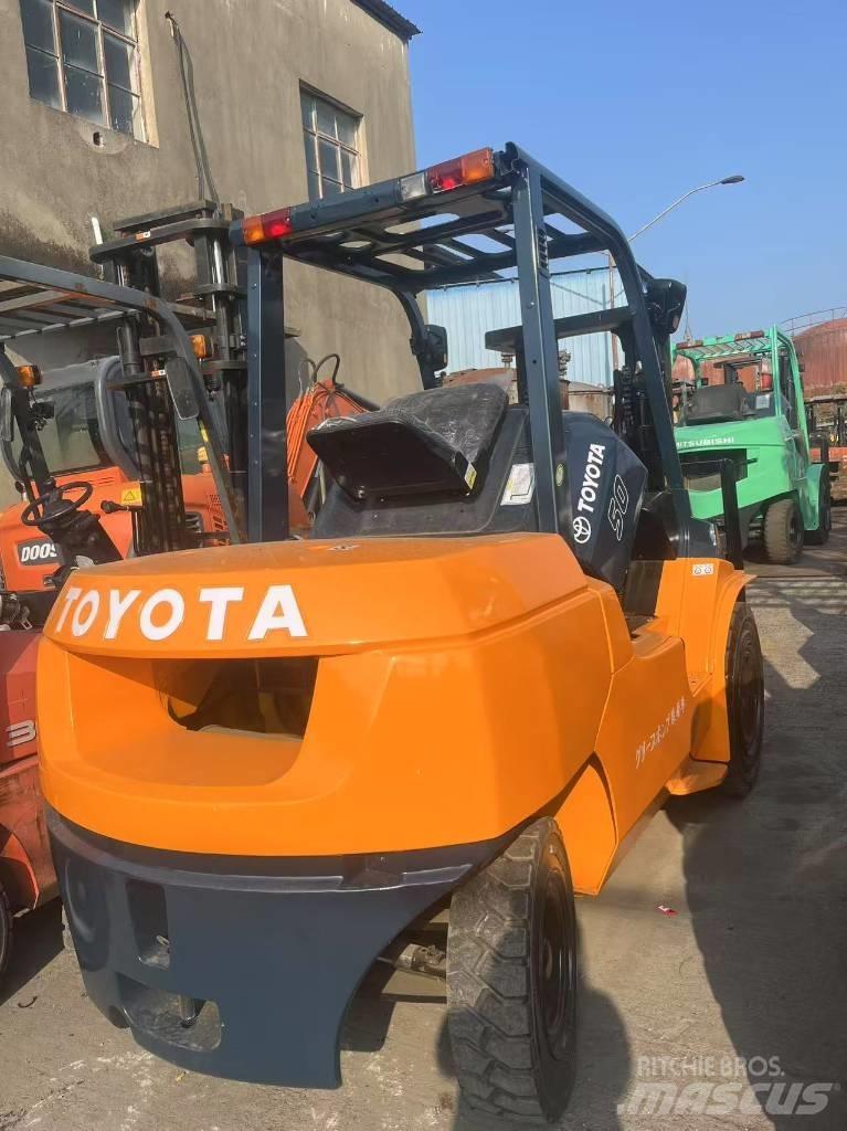 Toyota FD 50 Tehnika ar dīzeļa dzinēju